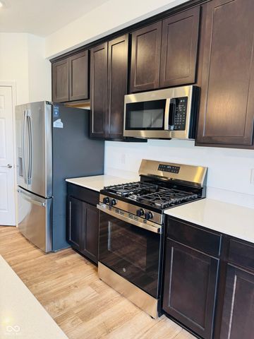 17467 Ebling Trail 3302, Westfield, IN 46062