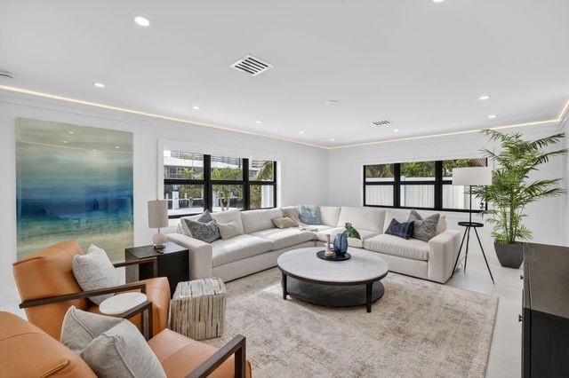 3316 NE 37th Street, Fort Lauderdale, FL 33308