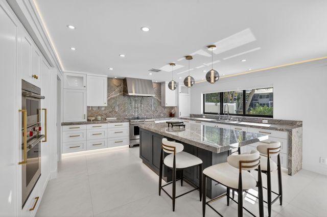 3316 NE 37th Street, Fort Lauderdale, FL 33308