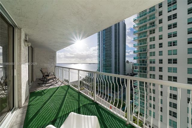 1200 Brickell Bay Dr 1705, Miami, FL 33131
