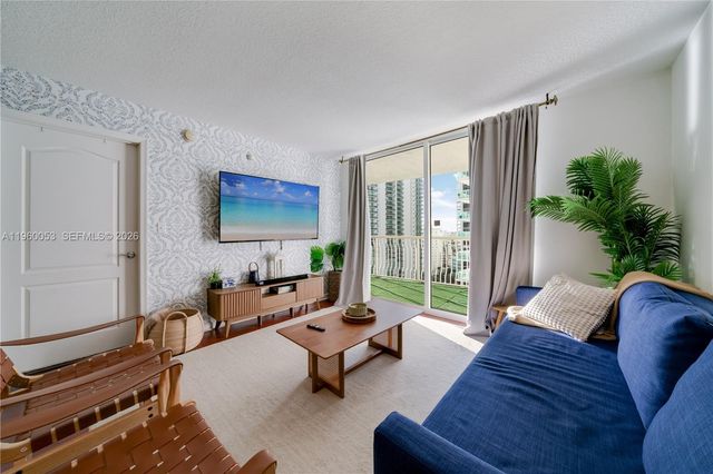 1200 Brickell Bay Dr 1705, Miami, FL 33131