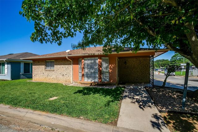 212 Fireside Village Drive, Keene, TX 76059