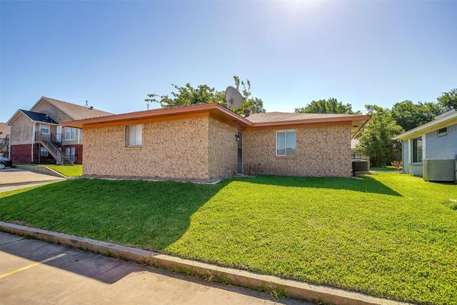 212 Fireside Village Drive, Keene, TX 76059