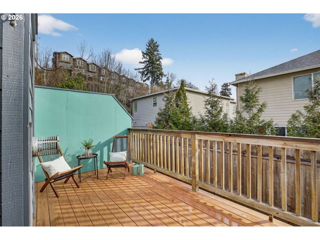 4714 Sw 2ND Ct, Portland, OR 97239