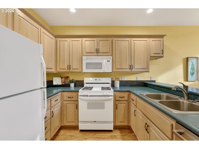 4714 Sw 2ND Ct, Portland, OR 97239