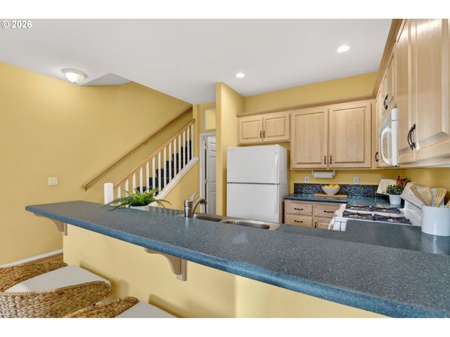 4714 Sw 2ND Ct, Portland, OR 97239