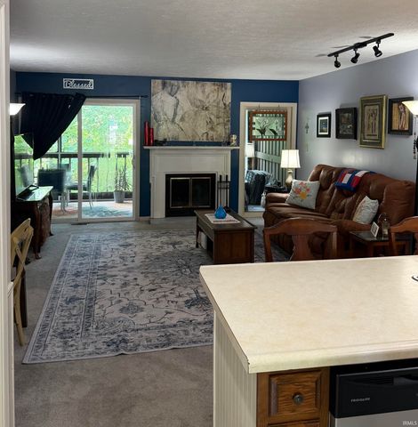 1941 E Waters Edge Dr Unit 6, Bloomington, IN 47401