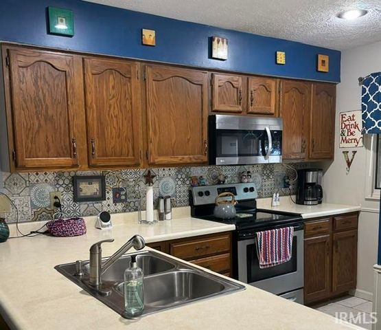 1941 E Waters Edge Dr Unit 6, Bloomington, IN 47401