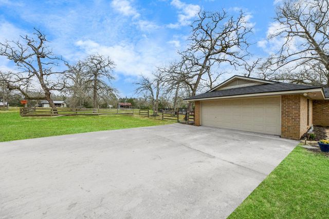 427 Sikes Road, Bellville, TX 77418