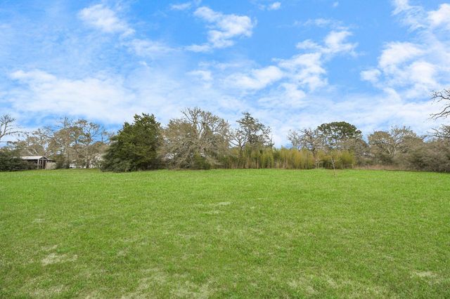 427 Sikes Road, Bellville, TX 77418