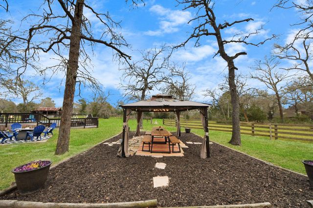 427 Sikes Road, Bellville, TX 77418