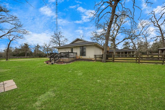 427 Sikes Road, Bellville, TX 77418