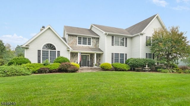 4 ELAINE CT., Washington Twp., NJ 07830