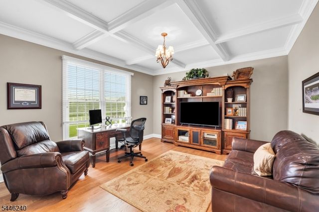 4 ELAINE CT., Washington Twp., NJ 07830