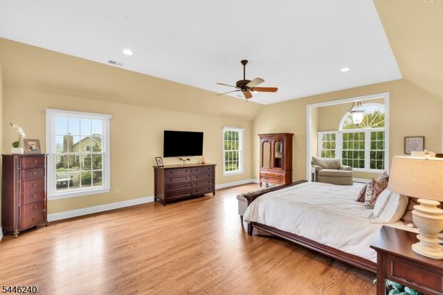 4 ELAINE CT., Washington Twp., NJ 07830