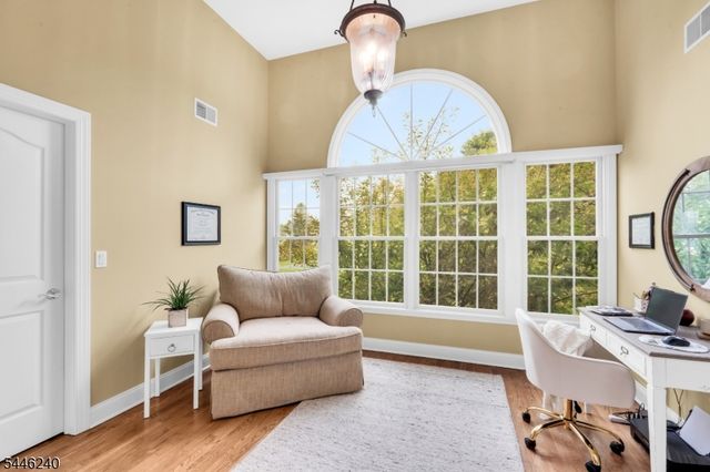 4 ELAINE CT., Washington Twp., NJ 07830