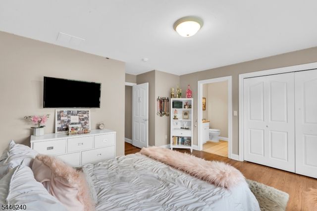 4 ELAINE CT., Washington Twp., NJ 07830