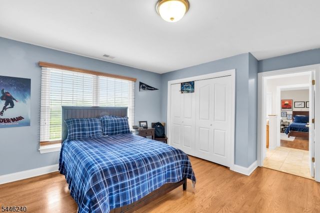 4 ELAINE CT., Washington Twp., NJ 07830