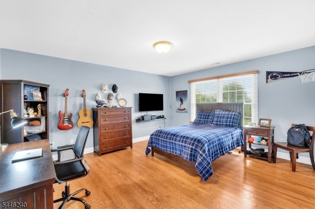 4 ELAINE CT., Washington Twp., NJ 07830