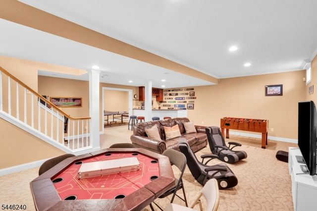 4 ELAINE CT., Washington Twp., NJ 07830