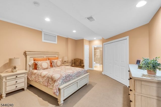 4 ELAINE CT., Washington Twp., NJ 07830