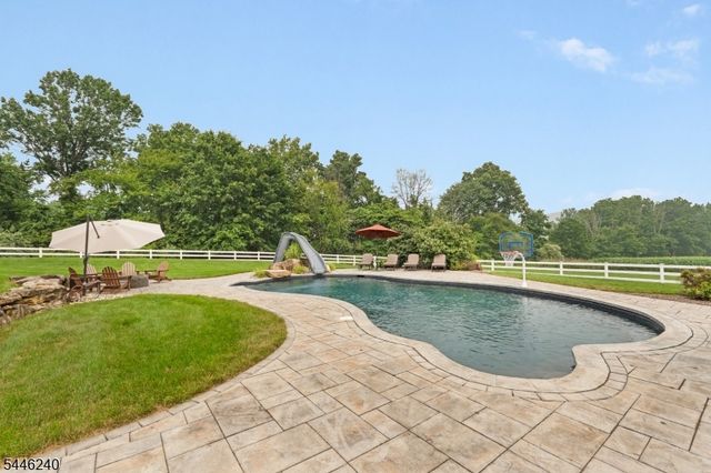 4 ELAINE CT., Washington Twp., NJ 07830