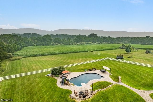 4 ELAINE CT., Washington Twp., NJ 07830