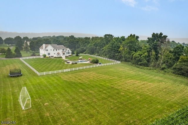 4 ELAINE CT., Washington Twp., NJ 07830