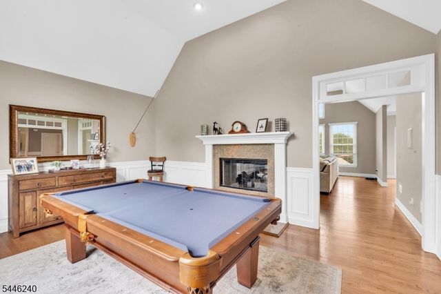 4 ELAINE CT., Washington Twp., NJ 07830