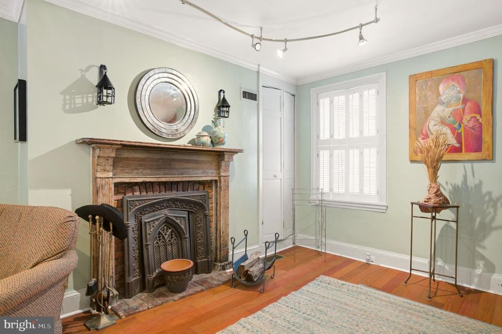 319 S HICKS ST, PHILADELPHIA, PA 19102 — photo 4