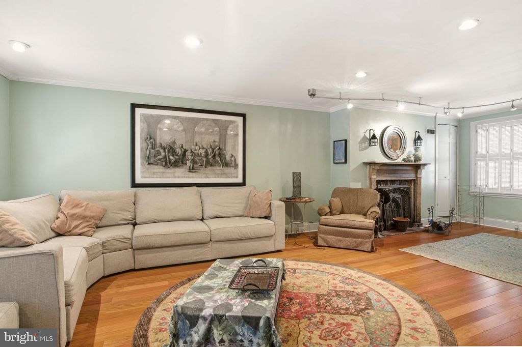 319 S HICKS ST, PHILADELPHIA, PA 19102 — photo 5