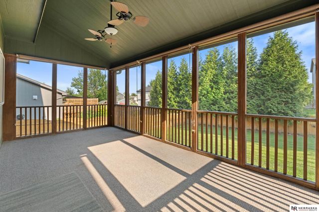 16051 Larimore Avenue, Omaha, NE 68116