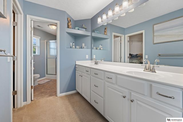 16051 Larimore Avenue, Omaha, NE 68116