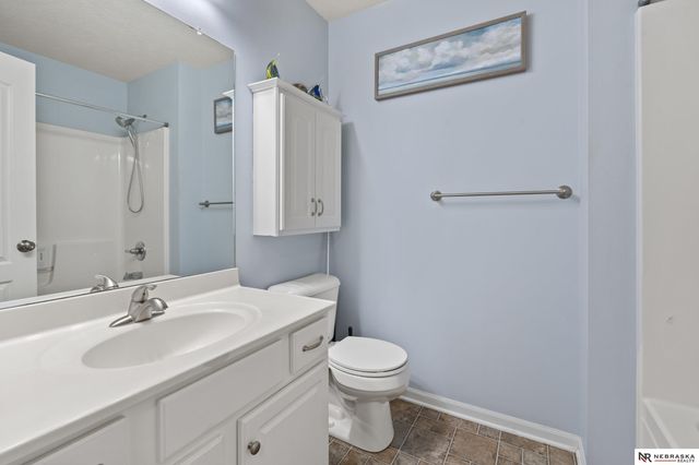 16051 Larimore Avenue, Omaha, NE 68116