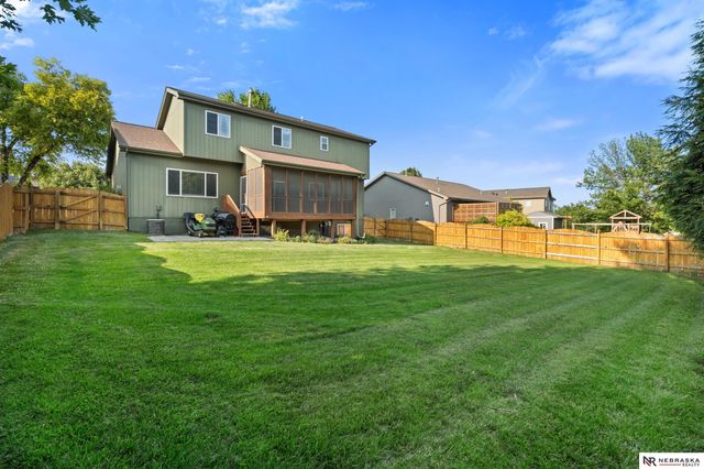 16051 Larimore Avenue, Omaha, NE 68116