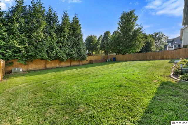 16051 Larimore Avenue, Omaha, NE 68116