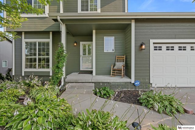 16051 Larimore Avenue, Omaha, NE 68116