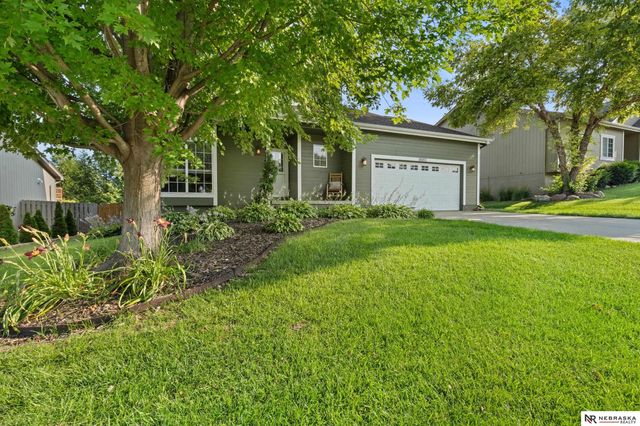 16051 Larimore Avenue, Omaha, NE 68116