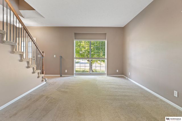 16051 Larimore Avenue, Omaha, NE 68116