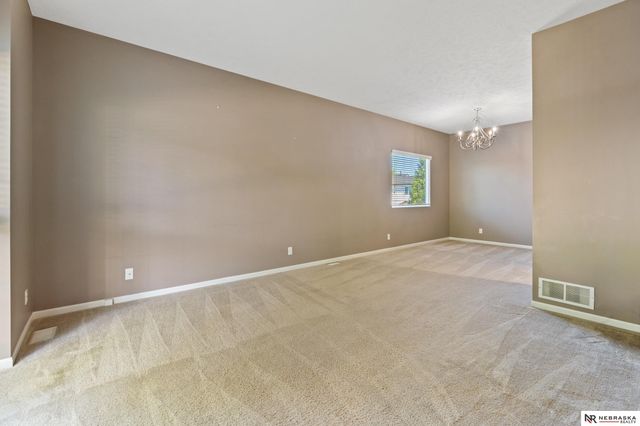 16051 Larimore Avenue, Omaha, NE 68116