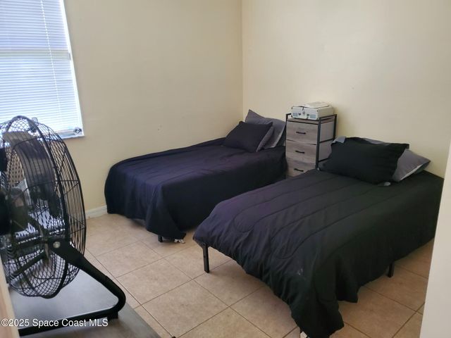 561 Lambert Street SW, Palm Bay, FL 32908