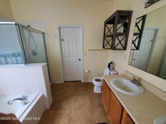 561 Lambert Street SW, Palm Bay, FL 32908