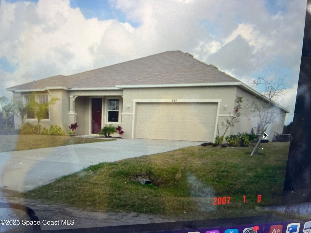 561 Lambert Street SW, Palm Bay, FL 32908