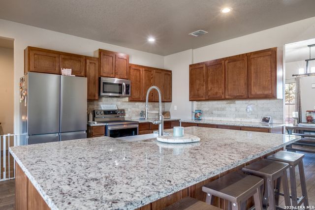 182 E short meadow, Lytle, TX 78052