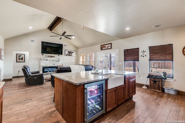 182 E short meadow, Lytle, TX 78052