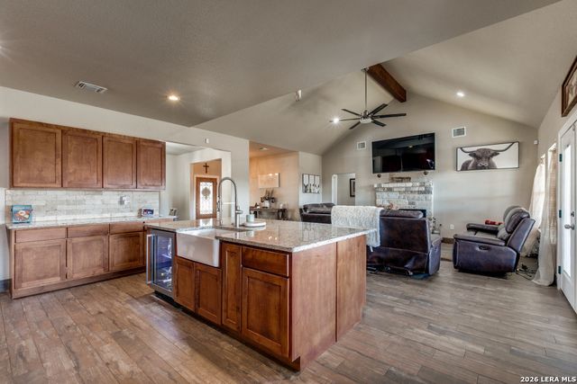 182 E short meadow, Lytle, TX 78052