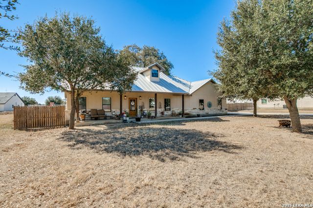182 E short meadow, Lytle, TX 78052