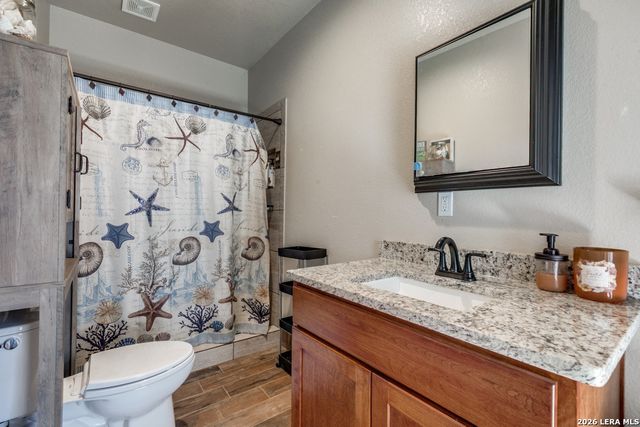 182 E short meadow, Lytle, TX 78052