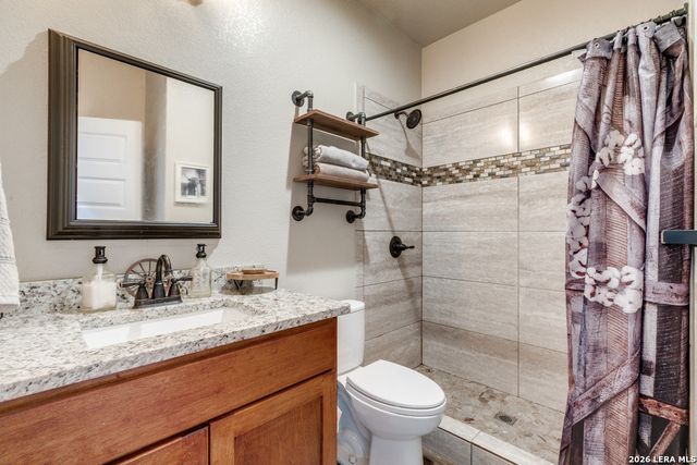 182 E short meadow, Lytle, TX 78052