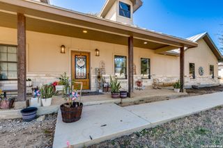 182 E short meadow, Lytle, TX 78052